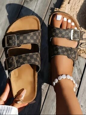 Women’s Double-Buckle Slide Sandals in Brown